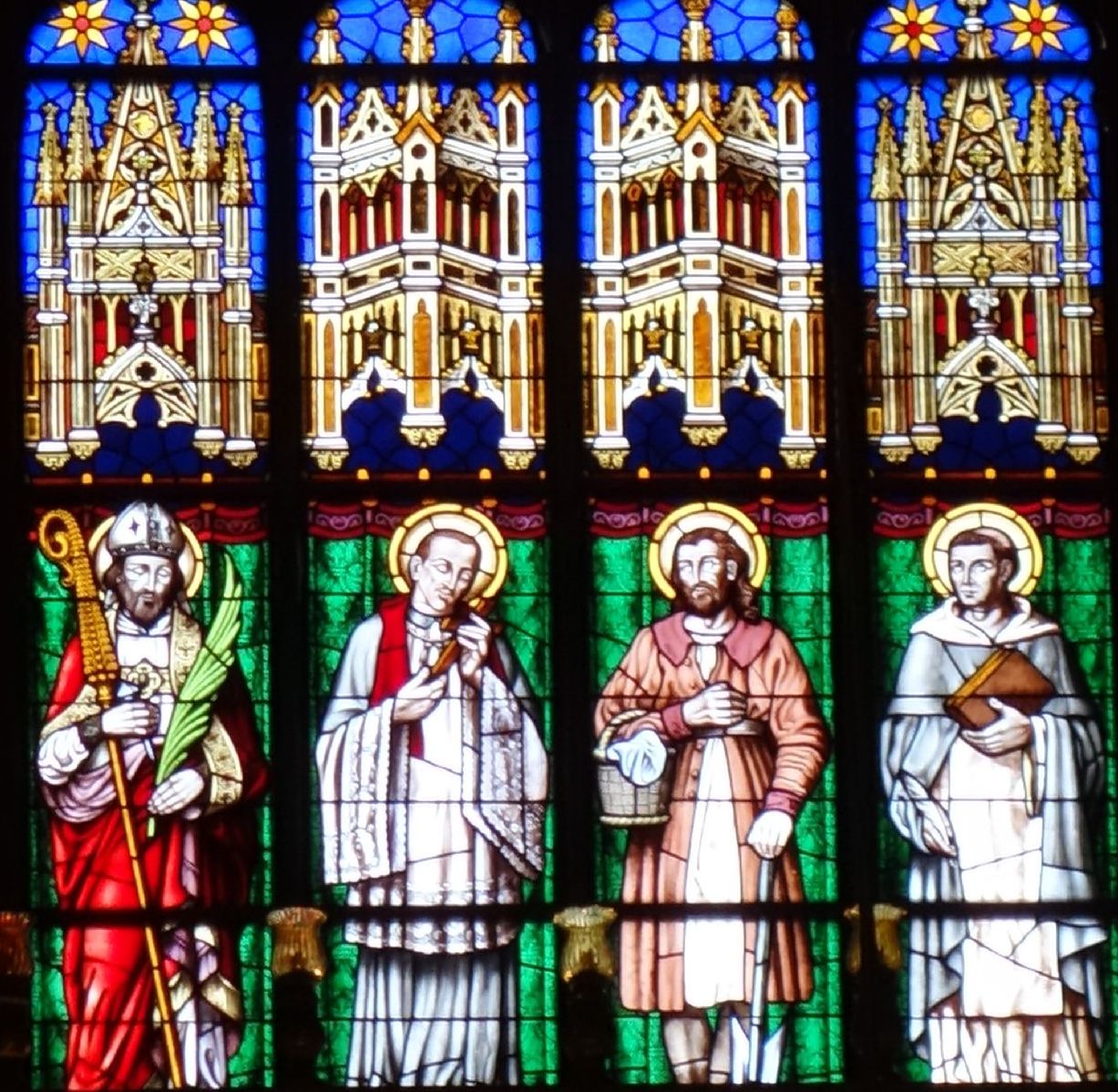 Unicitatea vitraliilor din Catedrala