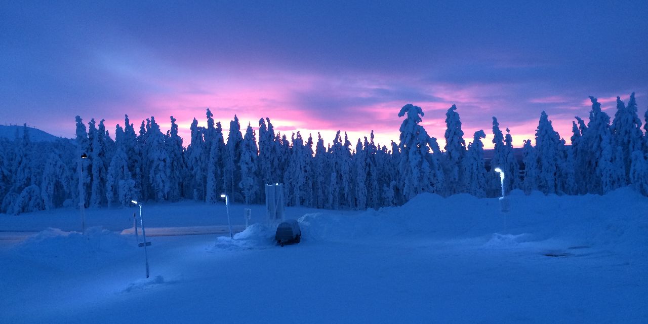 Rasarit de soare in Laponia