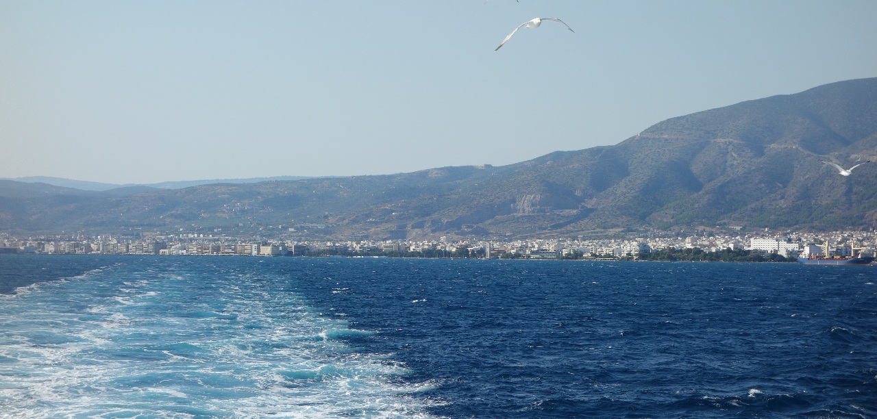 Orasul Volos, vazut de pe mare