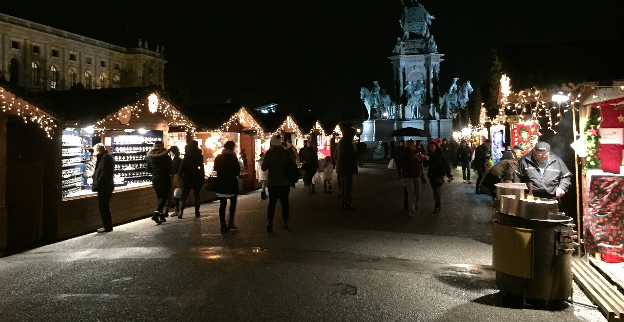 Maria Theresien Platz - Christmas Market